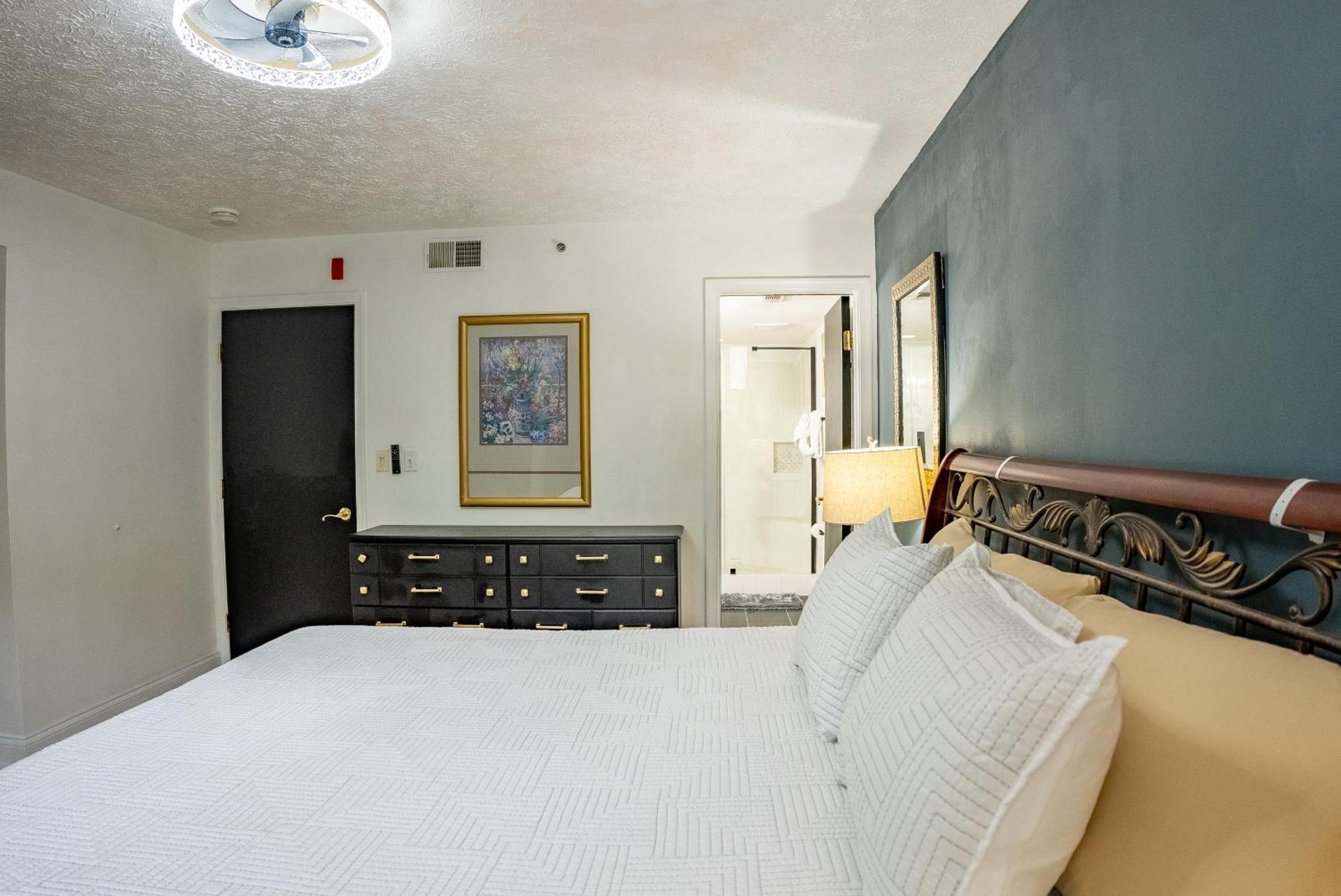Luxurious Condo, Pool, Fireplace, Hiking Gatlinburg Exterior photo