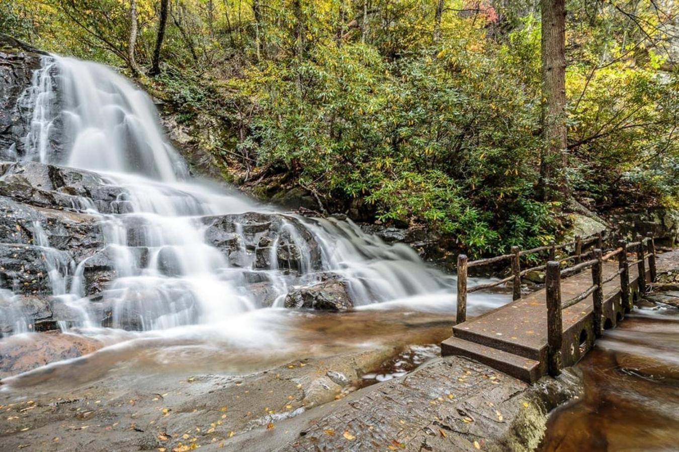 Luxurious Condo, Pool, Fireplace, Hiking Gatlinburg Exterior photo
